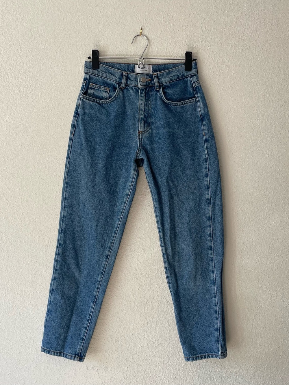 AWARE by Vero Moda Women’s Jeans 26 High Rise Mom Fit 100% Cotton Hemmed 27”